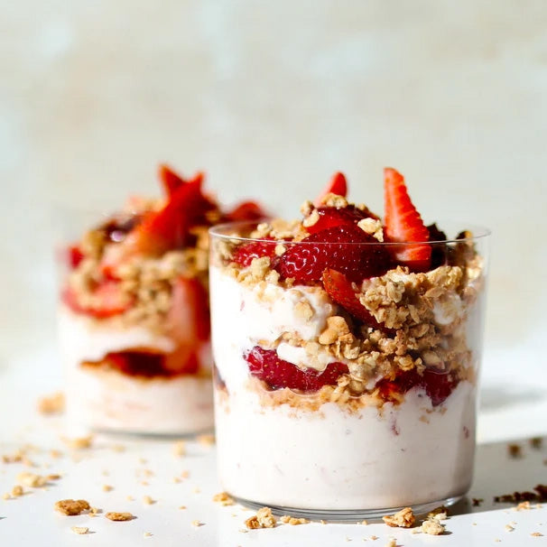 High Protein Strawberry Yoghurt Parfait